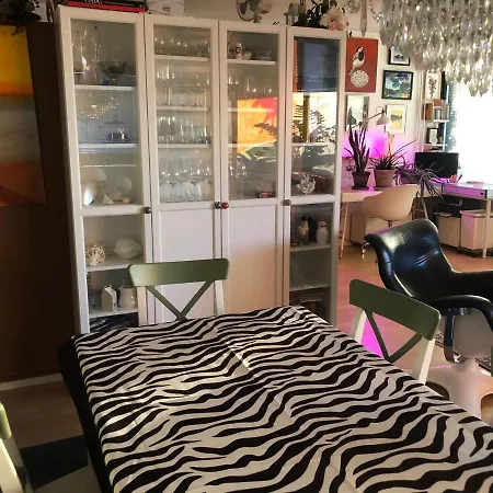 Appartamento Citykoti Saunalla Ja Merinaekoealalla Helsinki